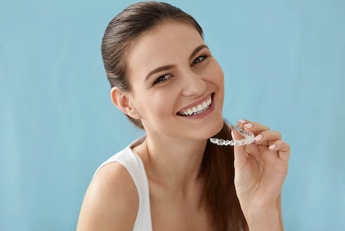 The Advantages of Straightening Your Teeth With Aligners